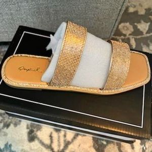 Women sandals